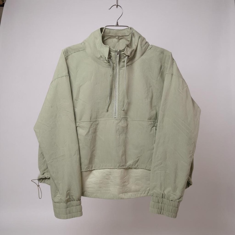 FLX Womens Sage Green Crackle Long Sleeve Half-Zip Woven Crop Jacket. Size Large
